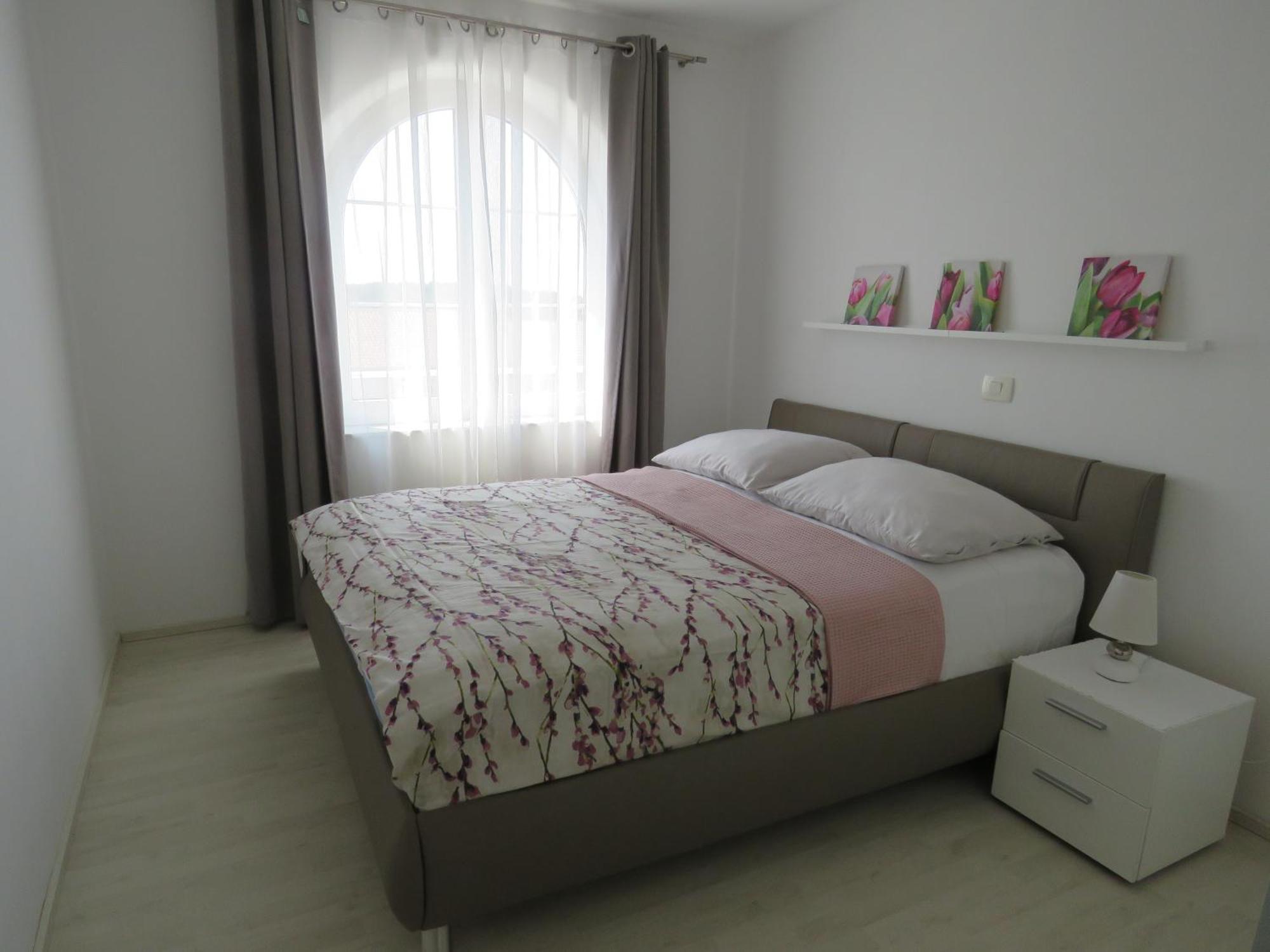 Apartments Villa Urbajs เวอร์ซาร์ ภายนอก รูปภาพ