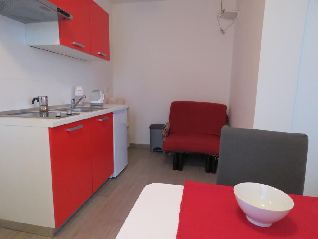 Apartments Villa Urbajs เวอร์ซาร์ ภายนอก รูปภาพ
