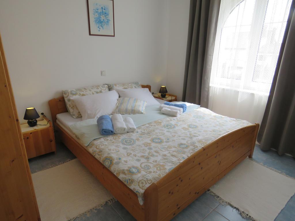 Apartments Villa Urbajs เวอร์ซาร์ ภายนอก รูปภาพ