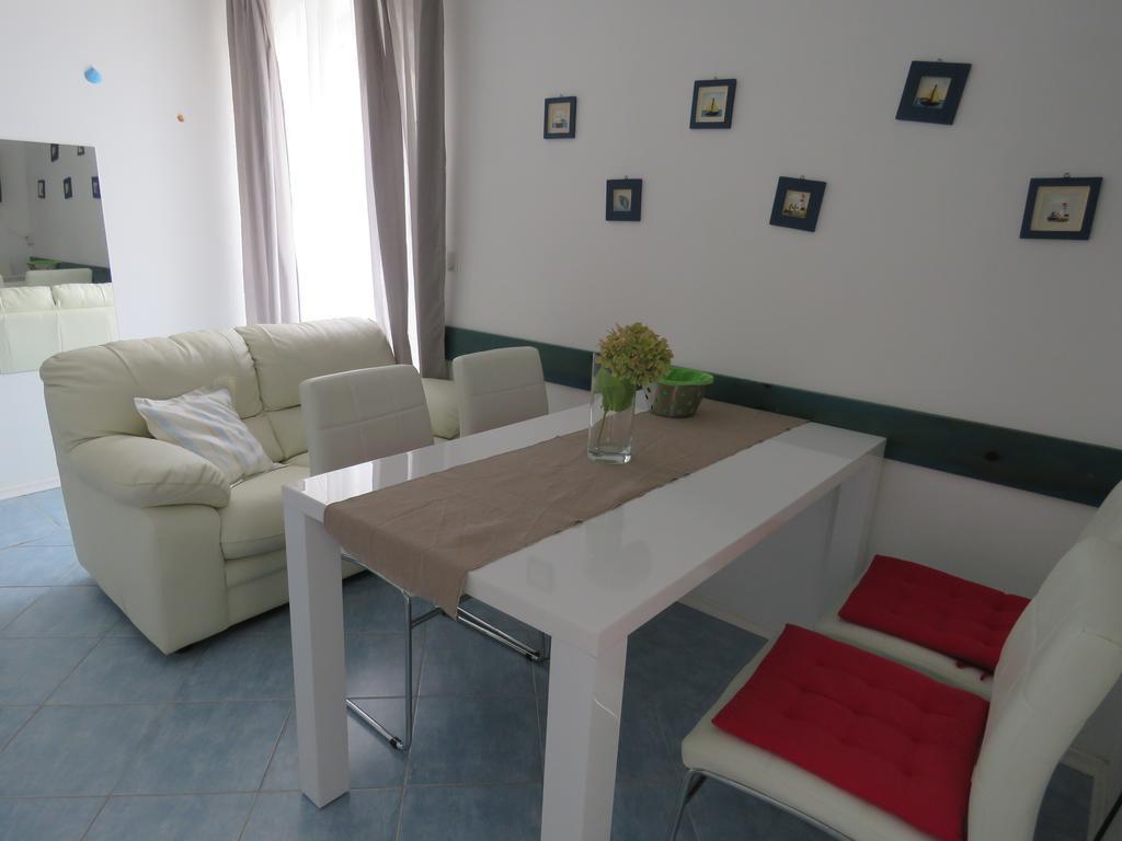 Apartments Villa Urbajs เวอร์ซาร์ ภายนอก รูปภาพ