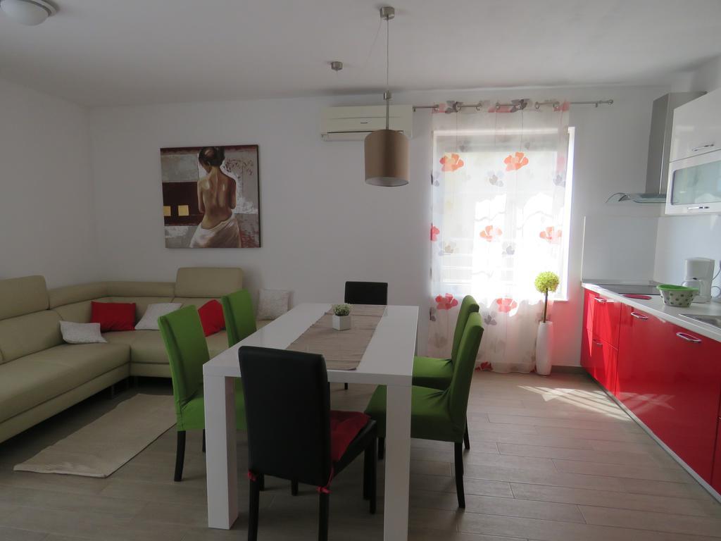 Apartments Villa Urbajs เวอร์ซาร์ ห้อง รูปภาพ