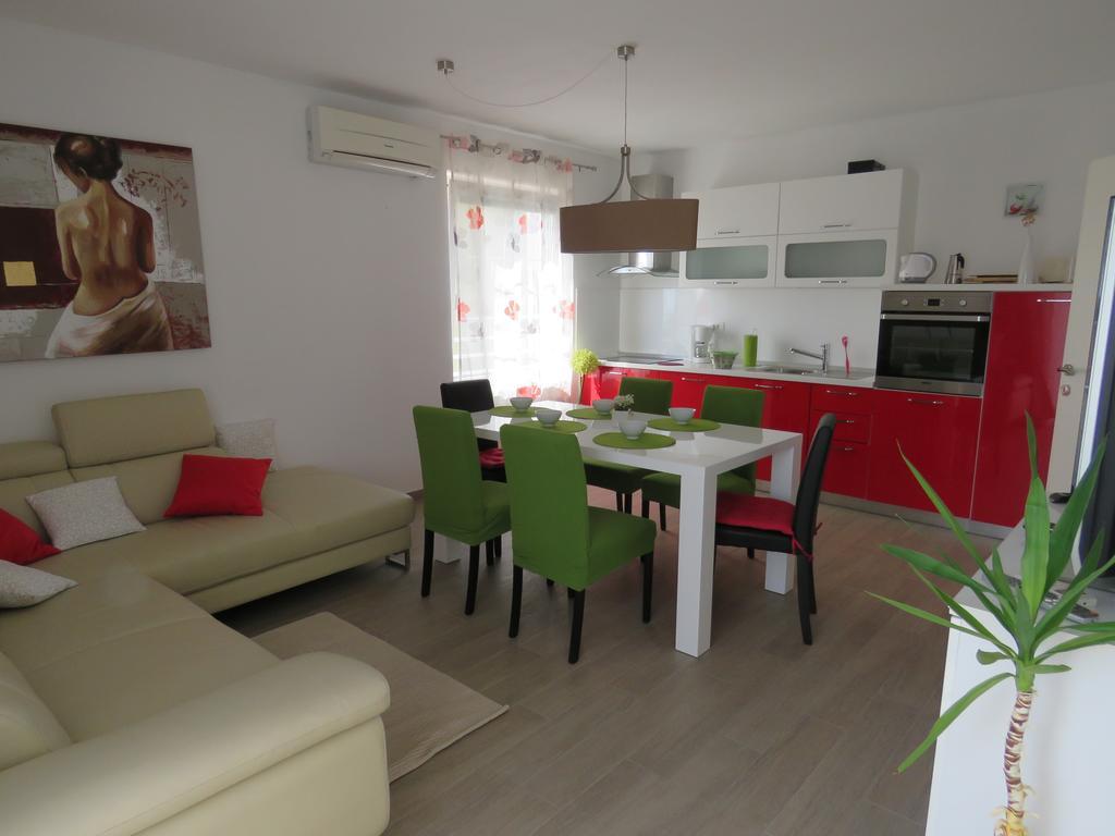Apartments Villa Urbajs เวอร์ซาร์ ห้อง รูปภาพ