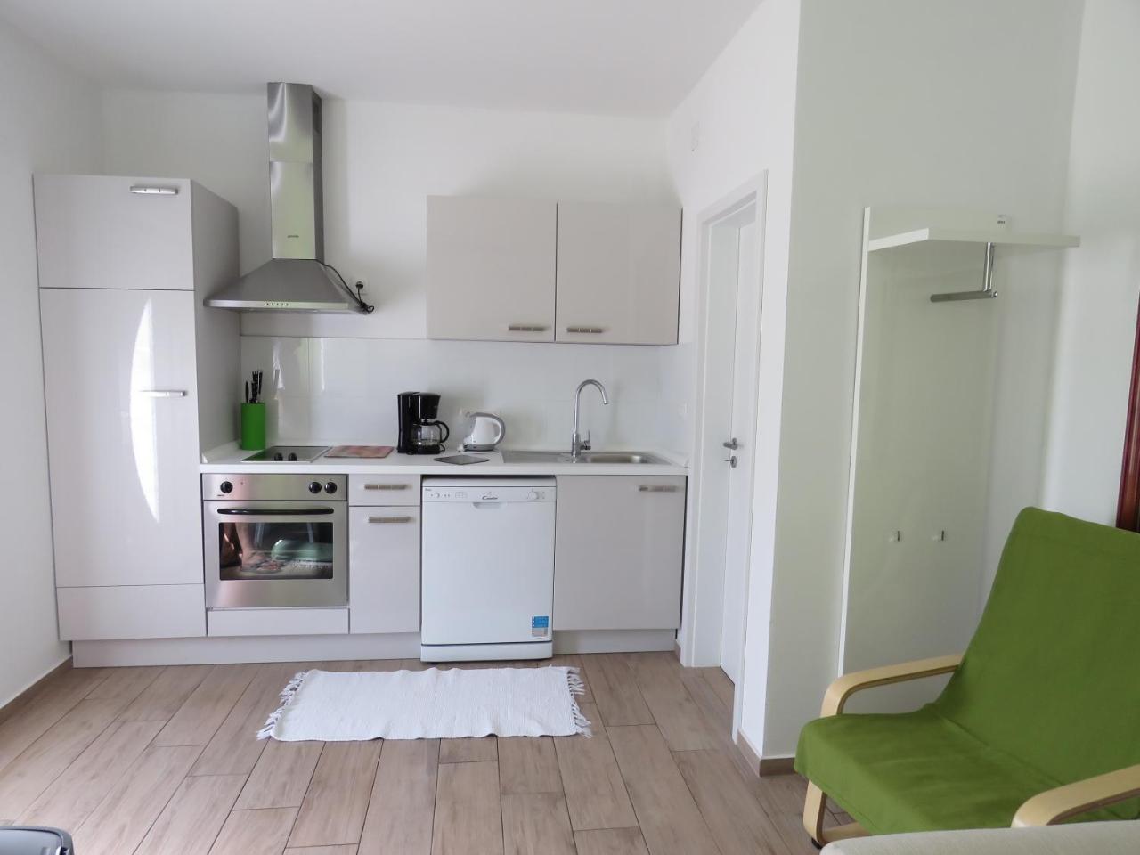 Apartments Villa Urbajs เวอร์ซาร์ ภายนอก รูปภาพ