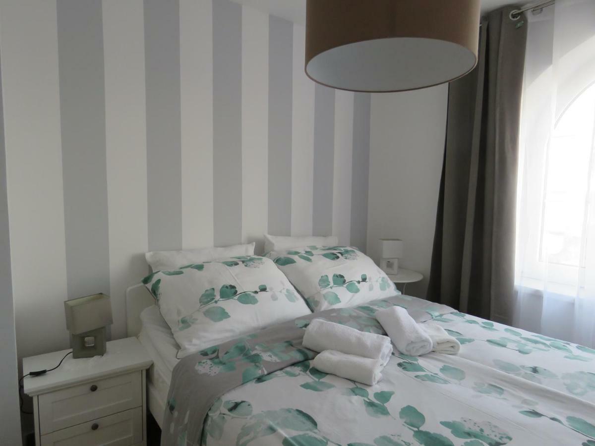 Apartments Villa Urbajs เวอร์ซาร์ ภายนอก รูปภาพ