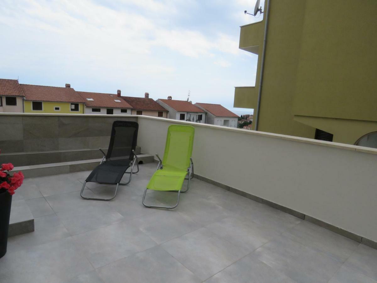 Apartments Villa Urbajs เวอร์ซาร์ ภายนอก รูปภาพ